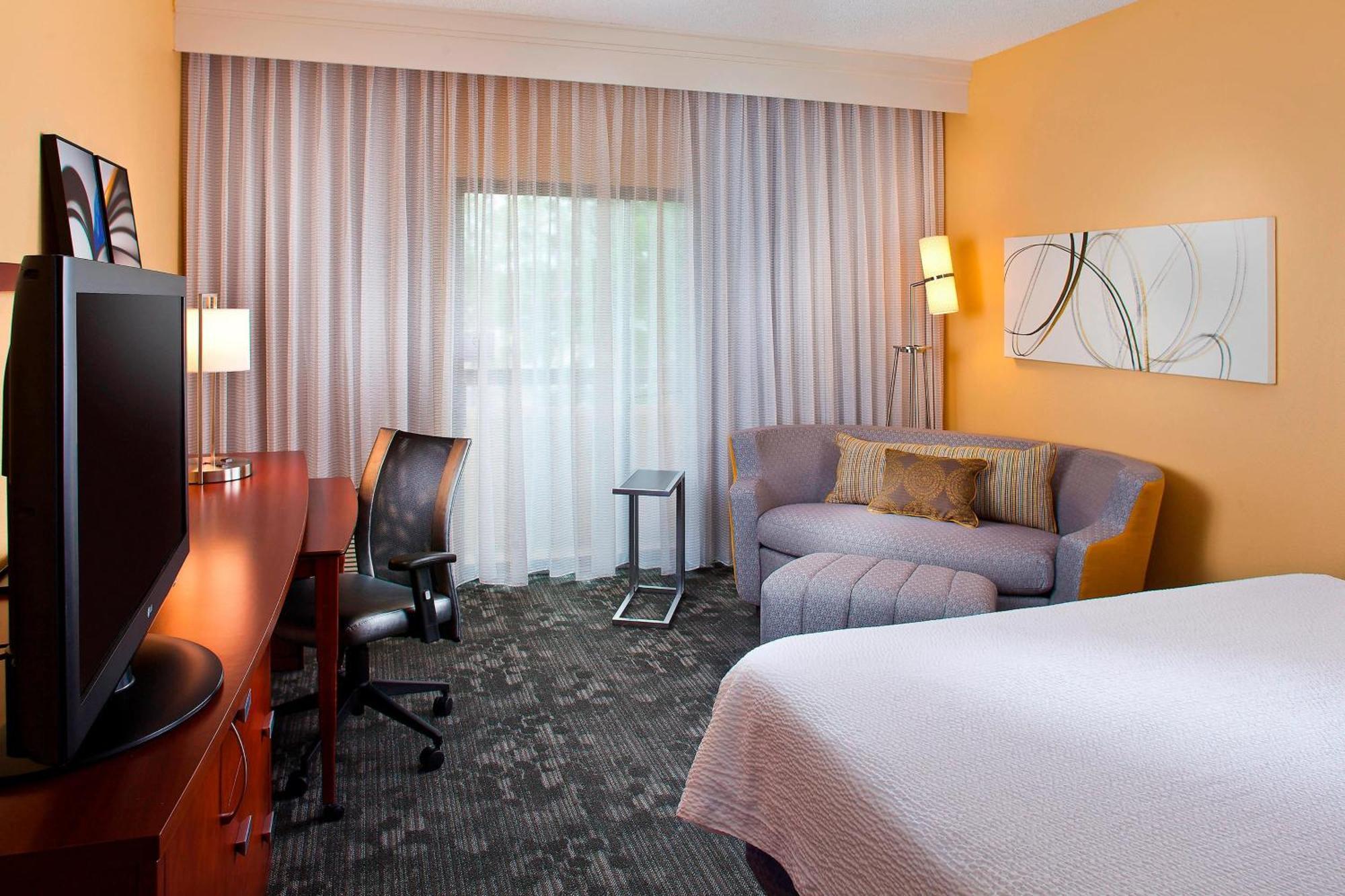 Courtyard By Marriott Huntsville University Drive Exterior foto
